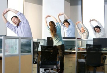 3 Exercise which Could Do at Office to Relieve Back Pain
